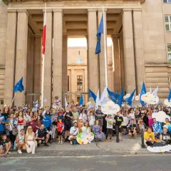 Czy szkoła w chmurze jest dobra? Odkryj wady i zalety tej formy edukacji