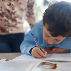 Zeszyt do historii w kratkę czy w linię – co wybrać dla lepszych notatek?
