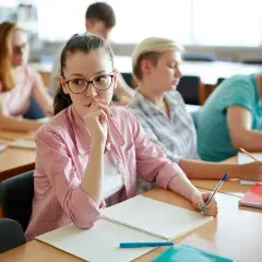 Jak napisać rozprawkę przykłady i uniknąć najczęstszych błędów