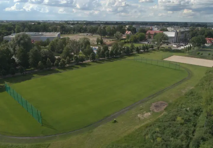 Ile metrów ma bieżnia wokół boiska szkolnego? Zaskakujące fakty!