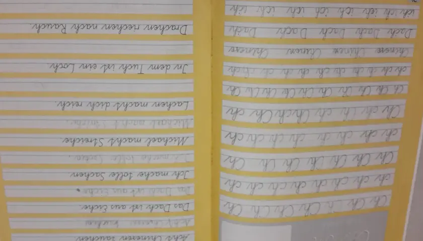 Jak pisać w zeszycie w szeroką linię, aby uniknąć bałaganu?